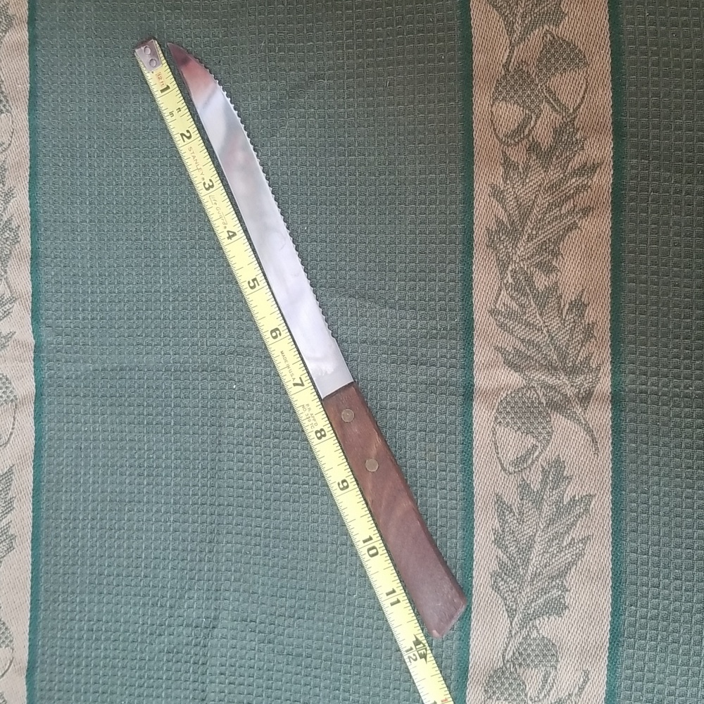 🔪VINTAGE SERRATED KNIFE